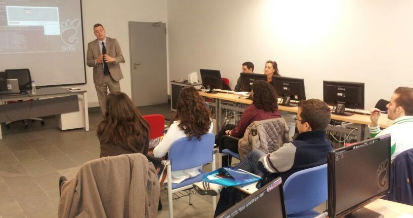 Charla Master Hogar Digital y Robótica de Servicios