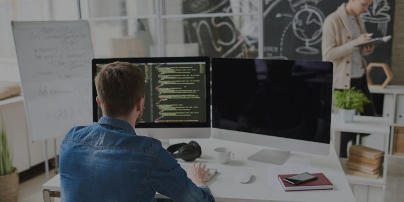 differences between react and angular